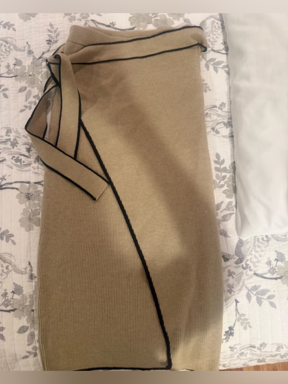 SHEIN Camel Ribbed Tie-Waist Pencil Skirt with Black Trim